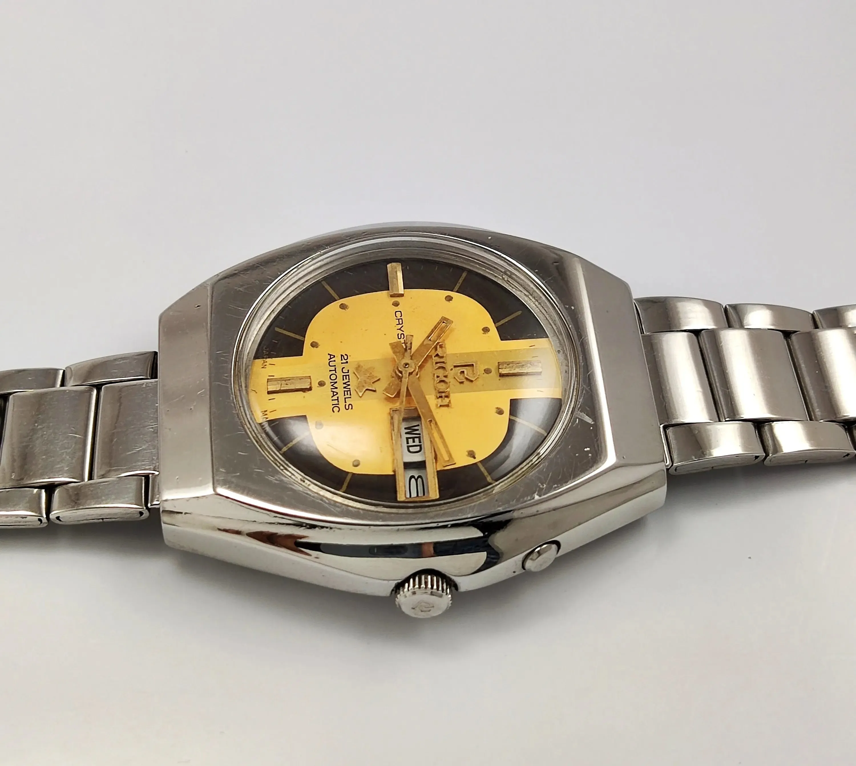 Ricoh Golden Multi-Color 21 Jewels-R31 Day Date Men's Watch