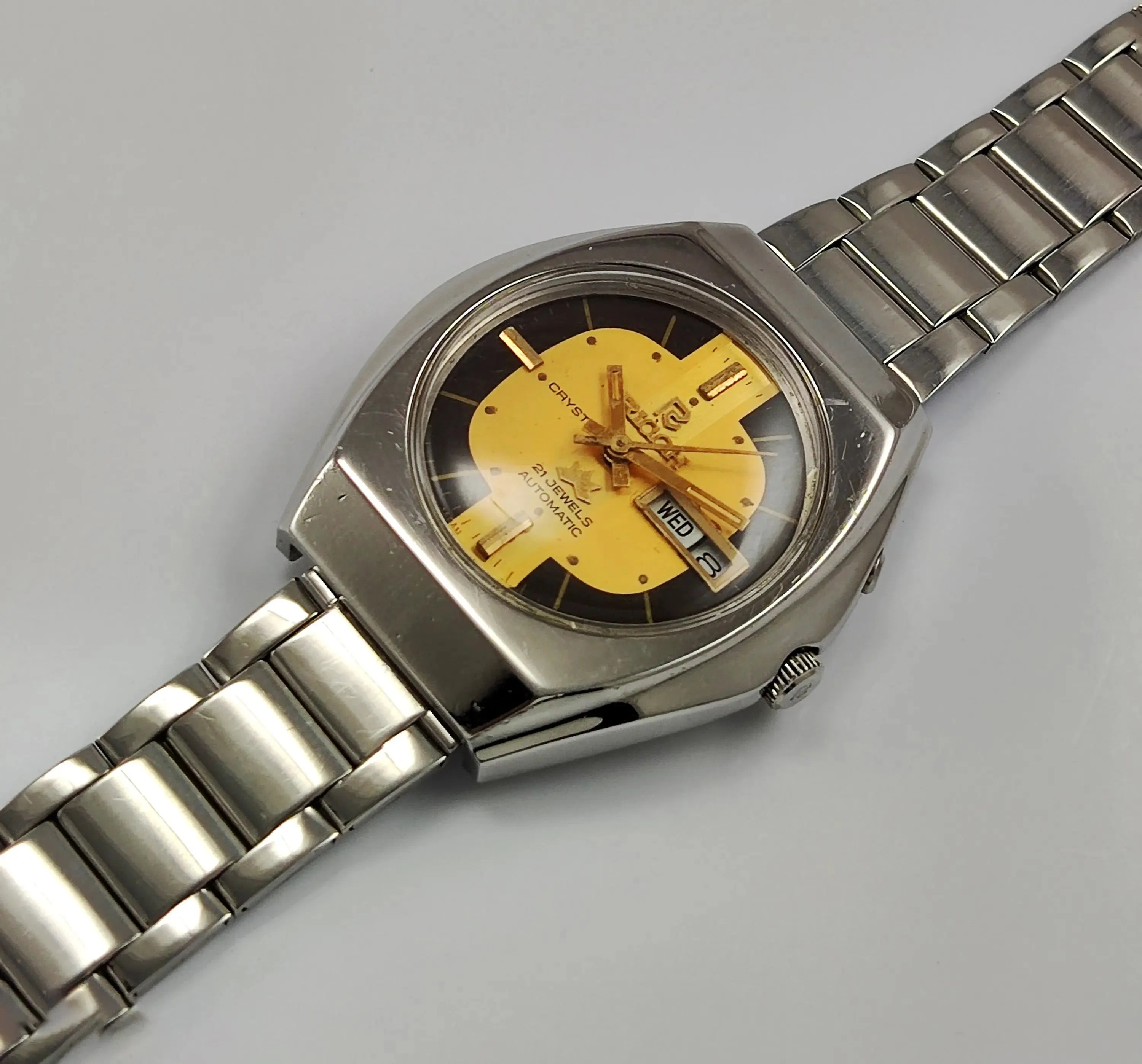 Ricoh Golden Multi-Color 21 Jewels-R31 Day Date Men's Watch