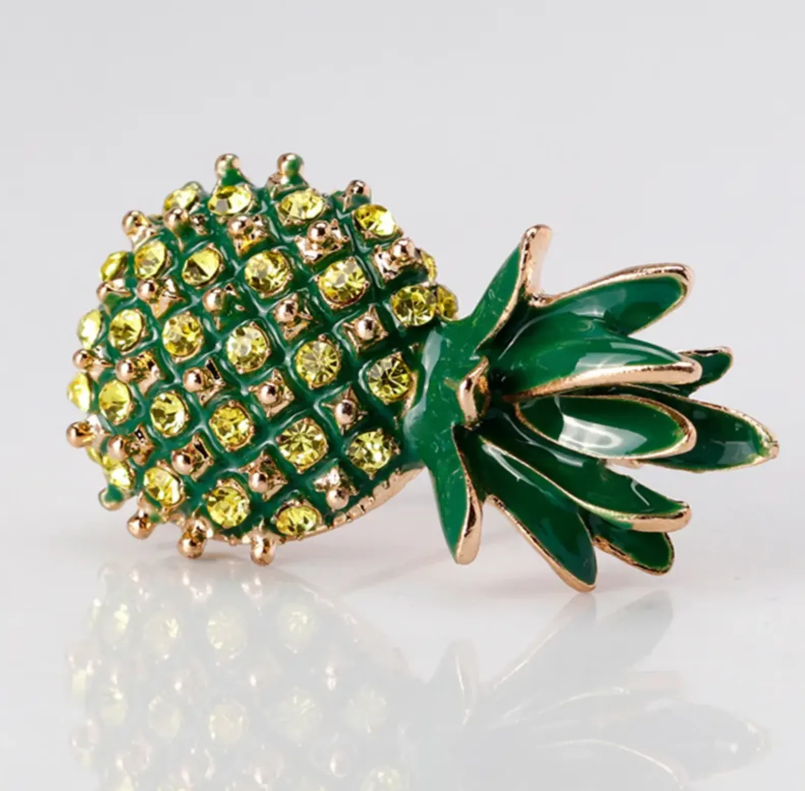 Stunning vintage look gold plated pineapple designer brooch broach cake pin gg33