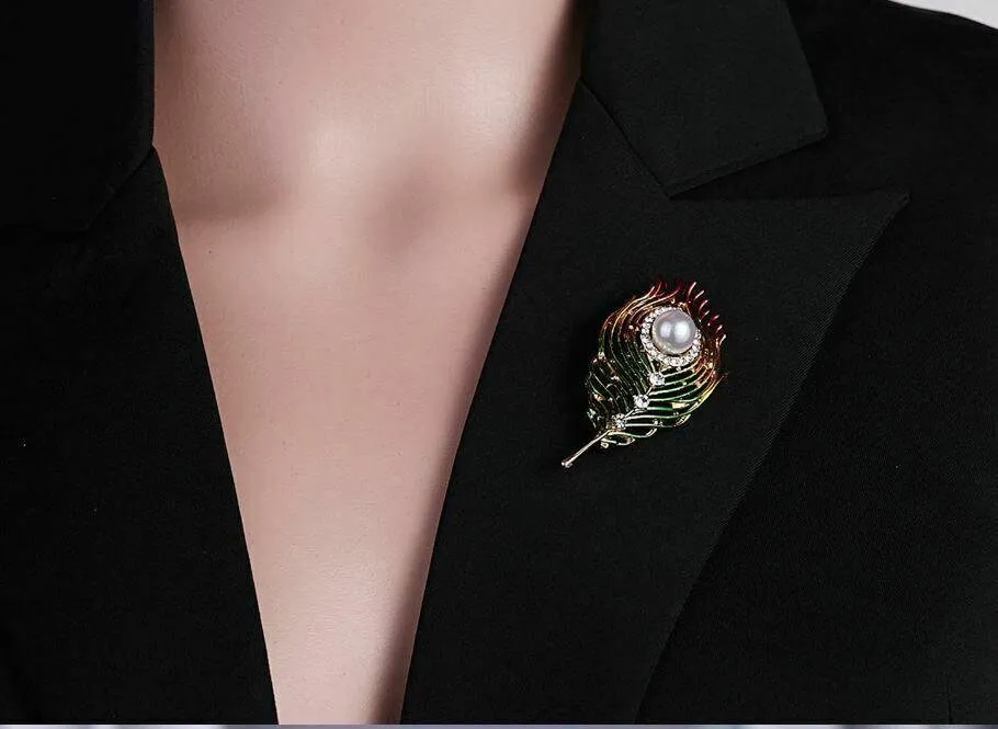 Stunning vintage look gold plated retro feather celebrity brooch broach pin z10