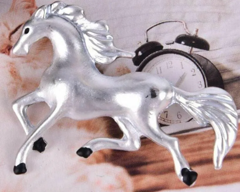Stunning vintage look silver plated retro horse celebrity brooch broach pin z19