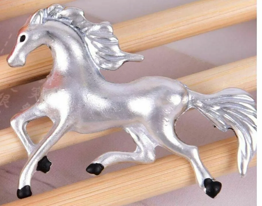 Stunning vintage look silver plated retro horse celebrity brooch broach pin z19